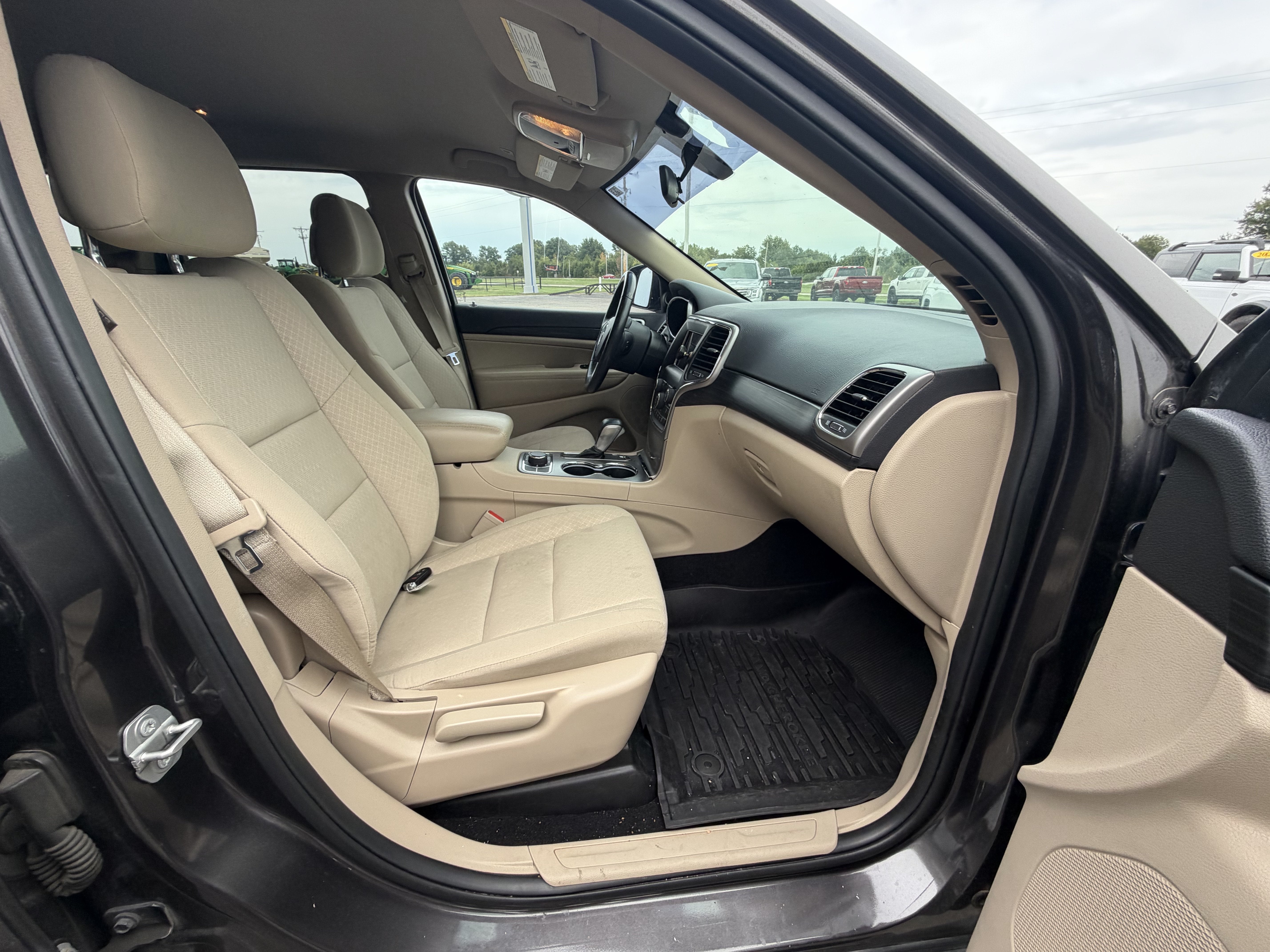 2019 Jeep Grand Cherokee Laredo E