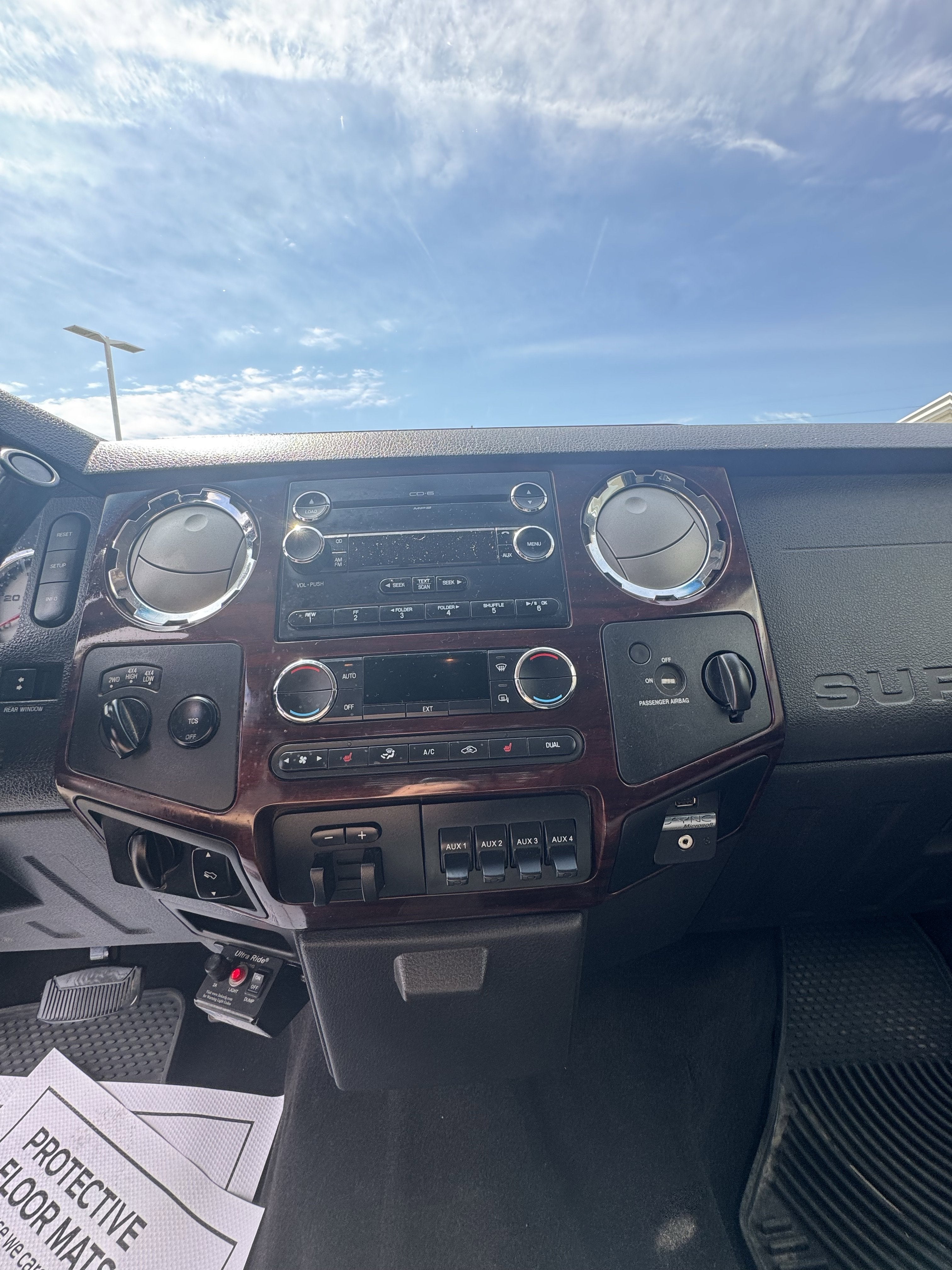 2010 Ford Super Duty F-550 DRW Lariat