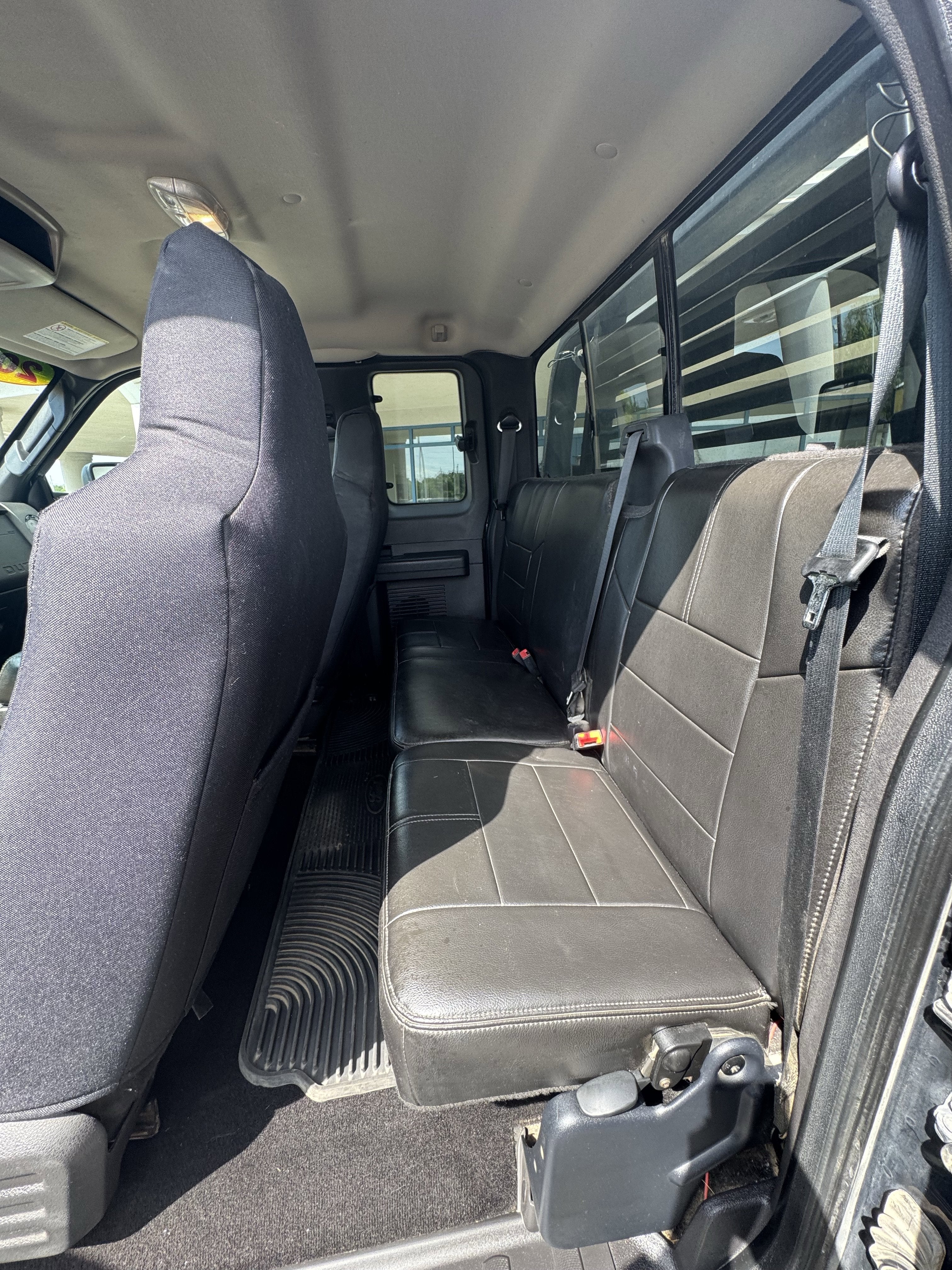 2010 Ford Super Duty F-550 DRW Lariat