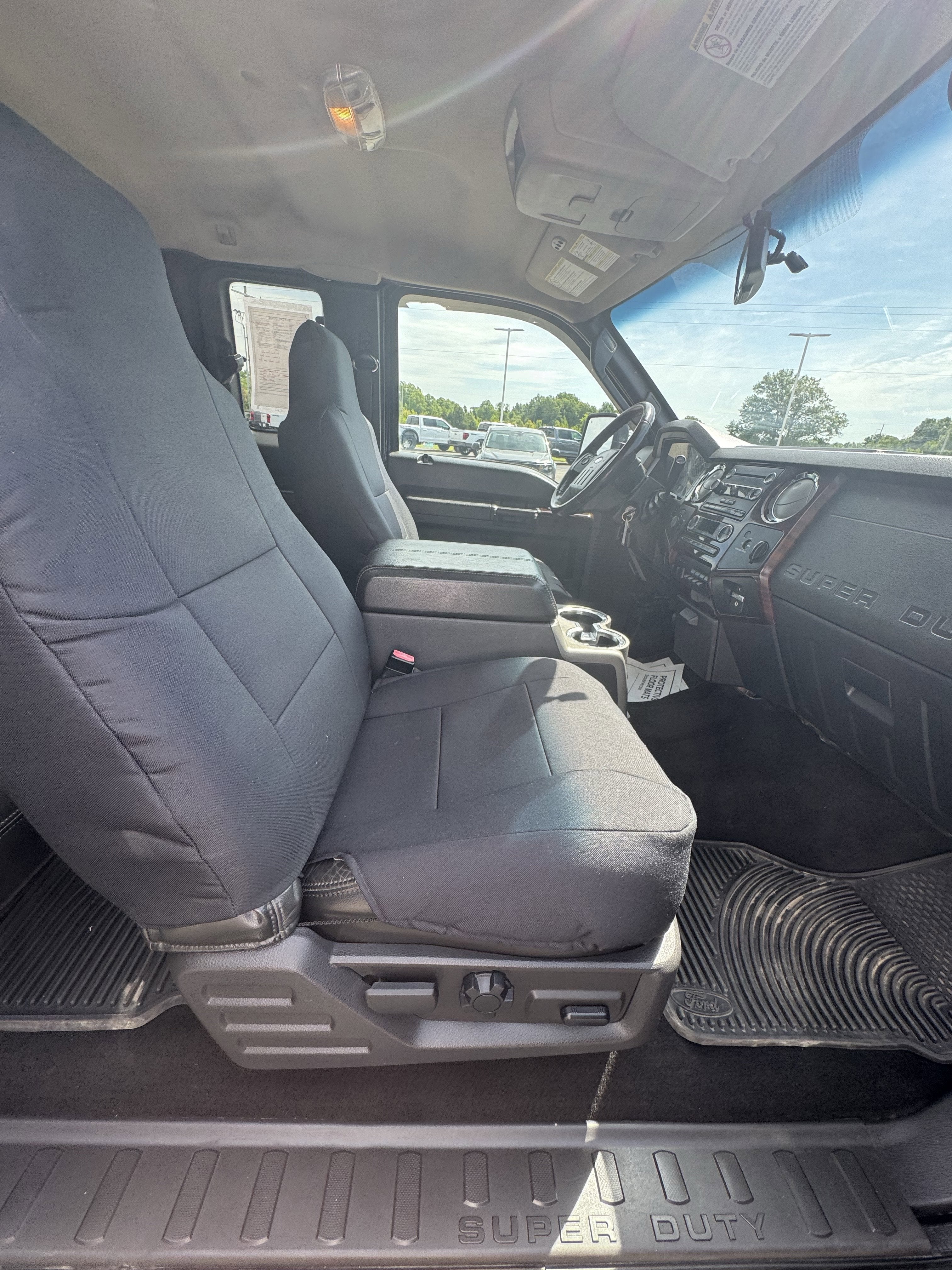 2010 Ford Super Duty F-550 DRW Lariat