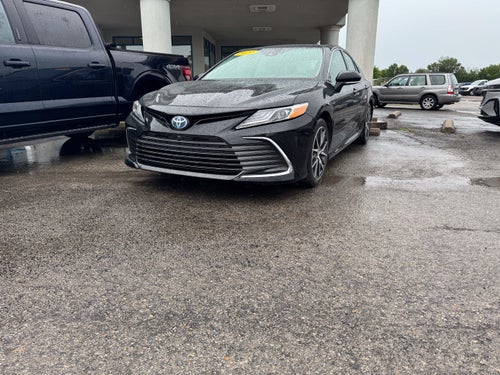 2022 Toyota Camry Hybrid XLE