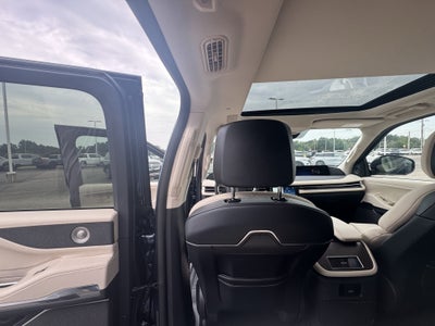 2027 Lincoln Navigator Reserve