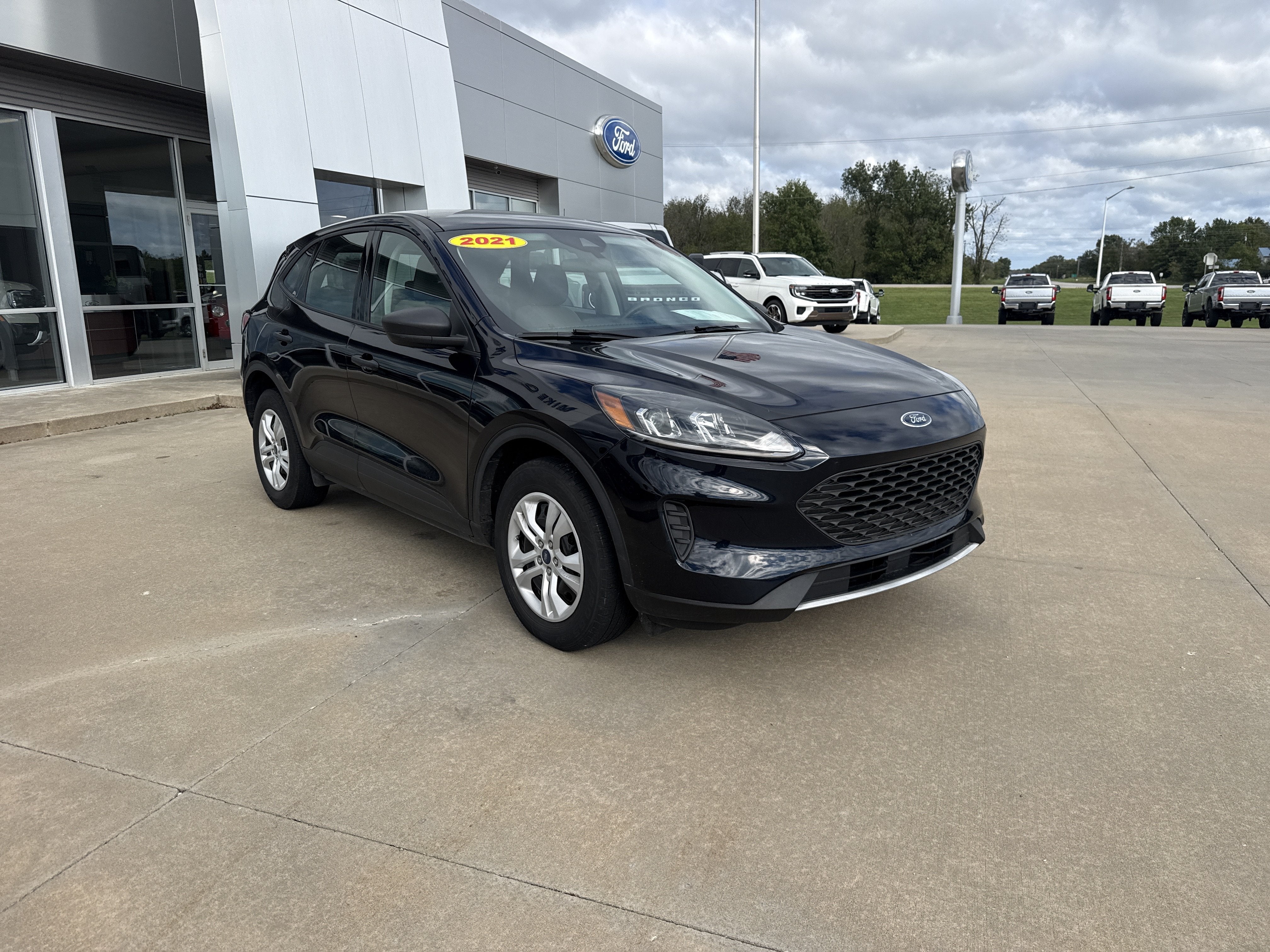 Used 2021 Ford Escape S with VIN 1FMCU9F68MUA35915 for sale in Parsons, KS