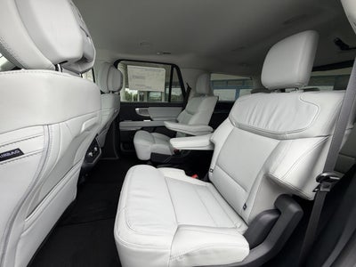 2027 Ford Expedition Platinum