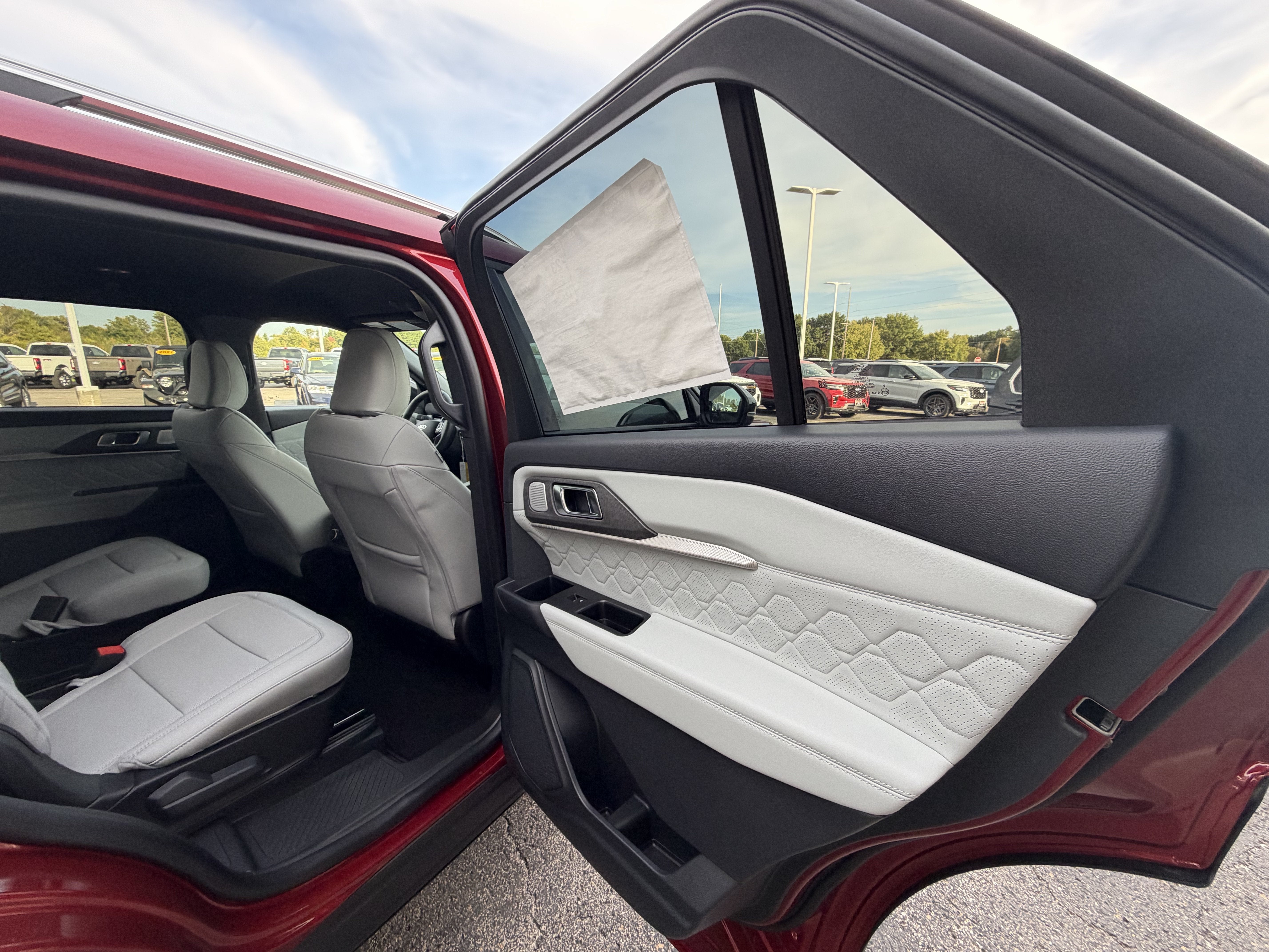2027 Ford Explorer Platinum