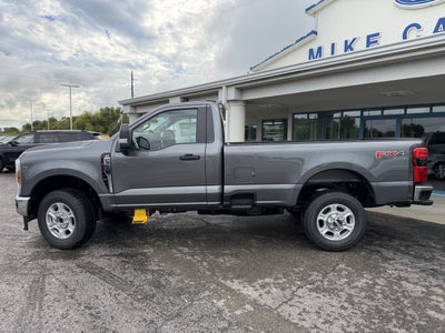 2027 Ford Super Duty F-350 SRW F-350® XLT
