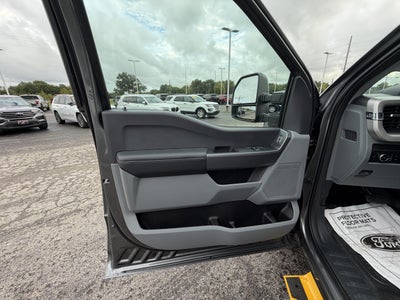 2027 Ford Super Duty F-350 SRW F-350® XLT