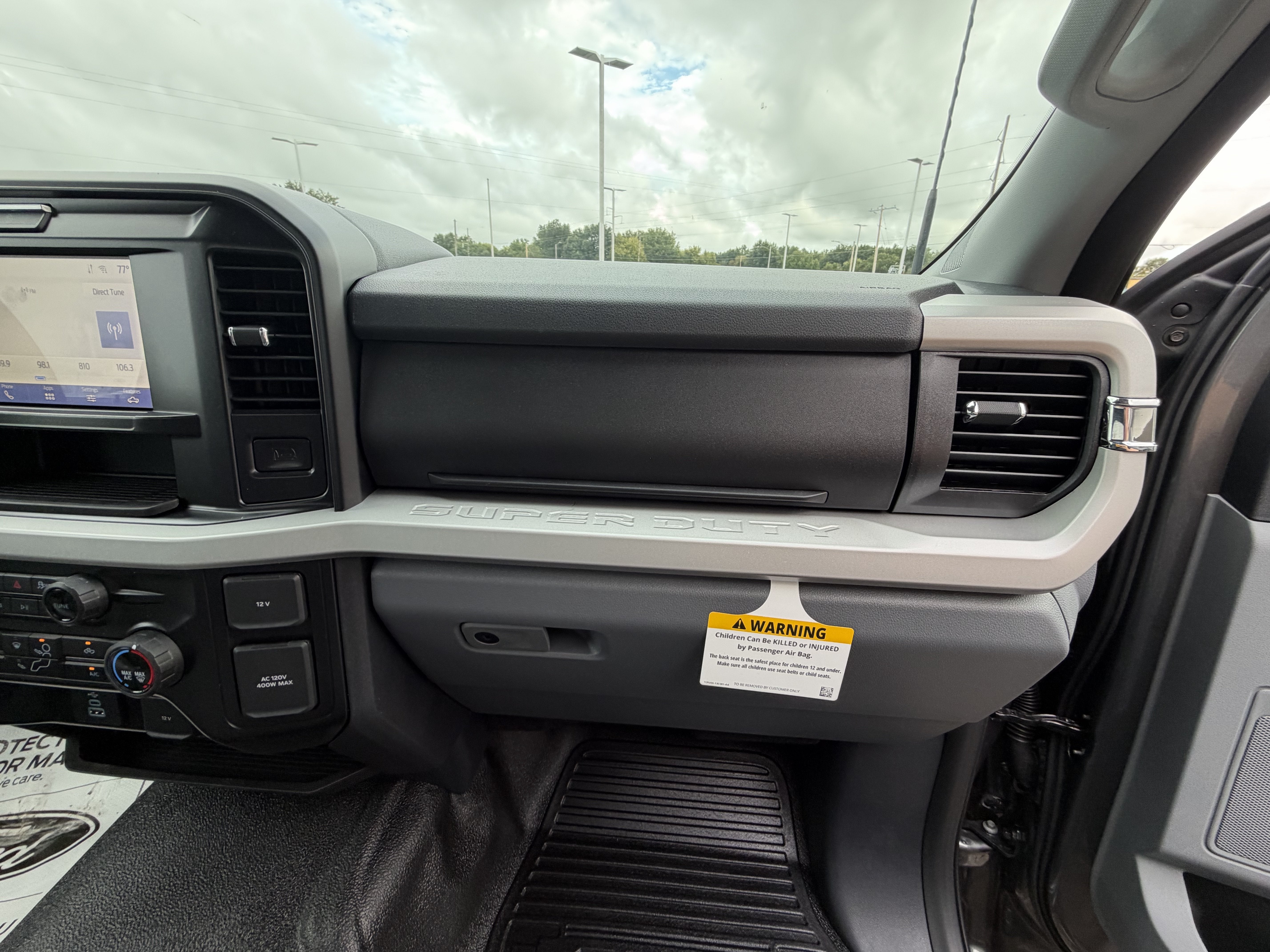 2027 Ford Super Duty F-350 SRW F-350® XLT