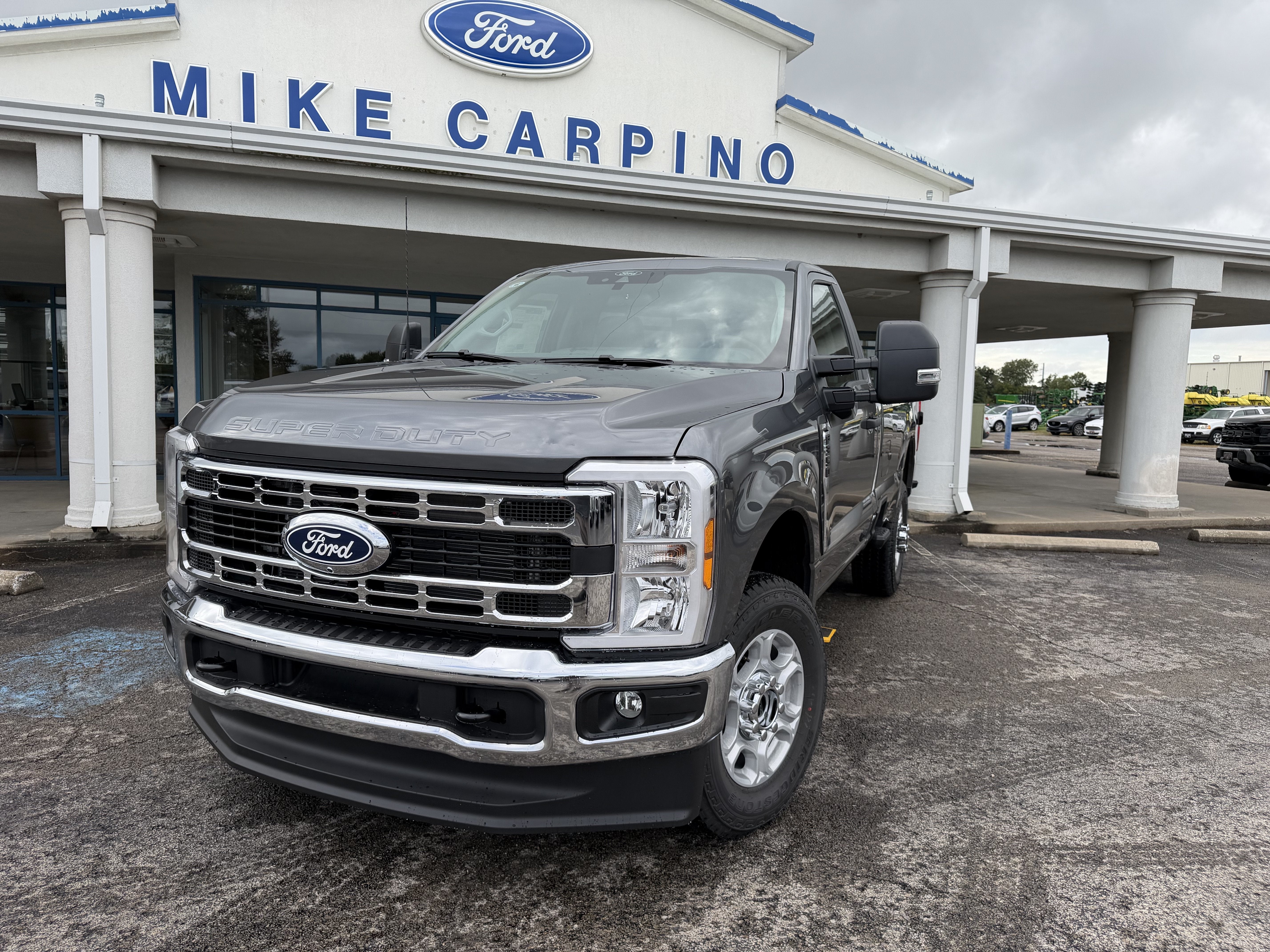 2027 Ford Super Duty F-350 SRW F-350® XLT
