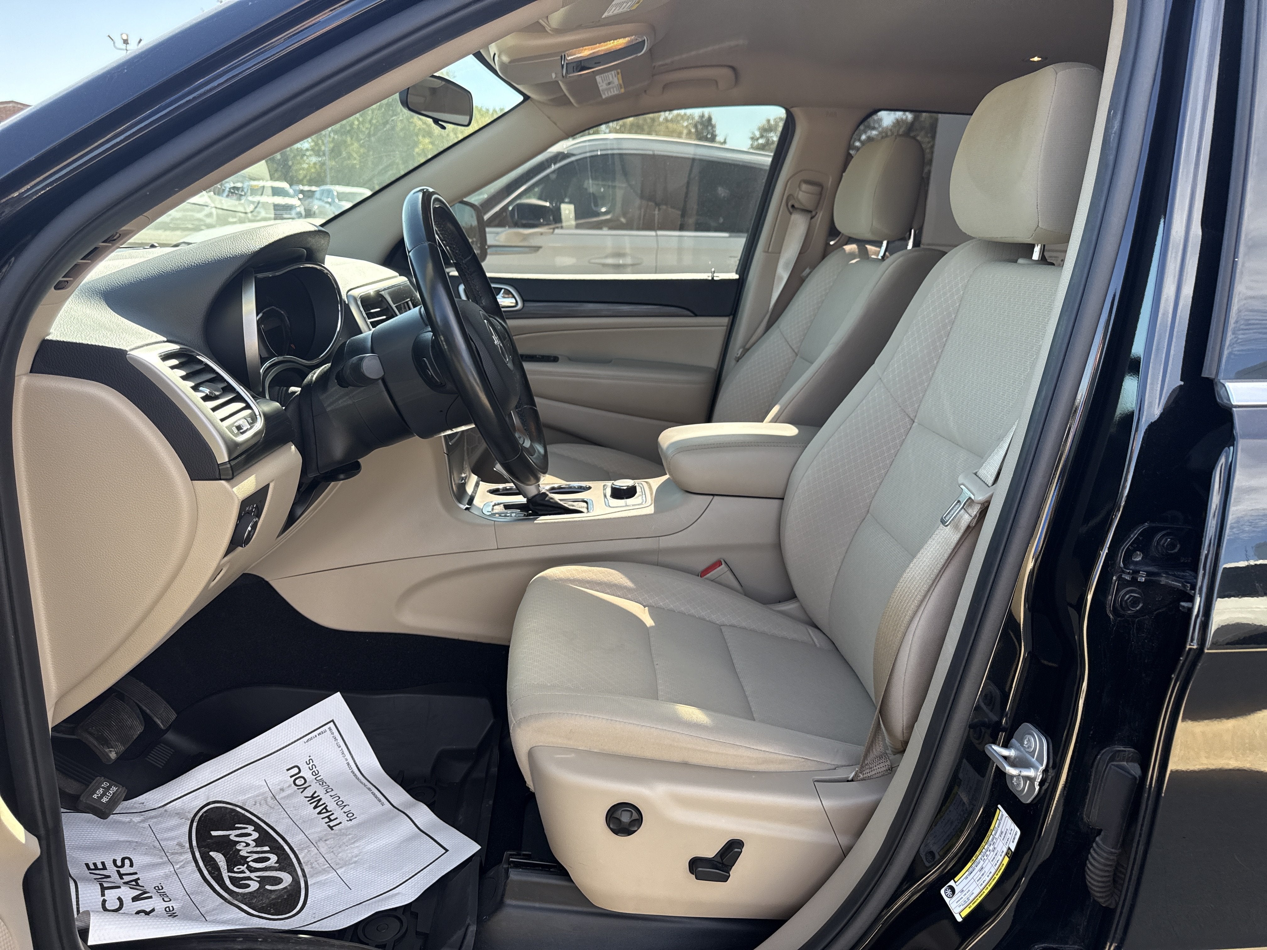 2019 Jeep Grand Cherokee Laredo E