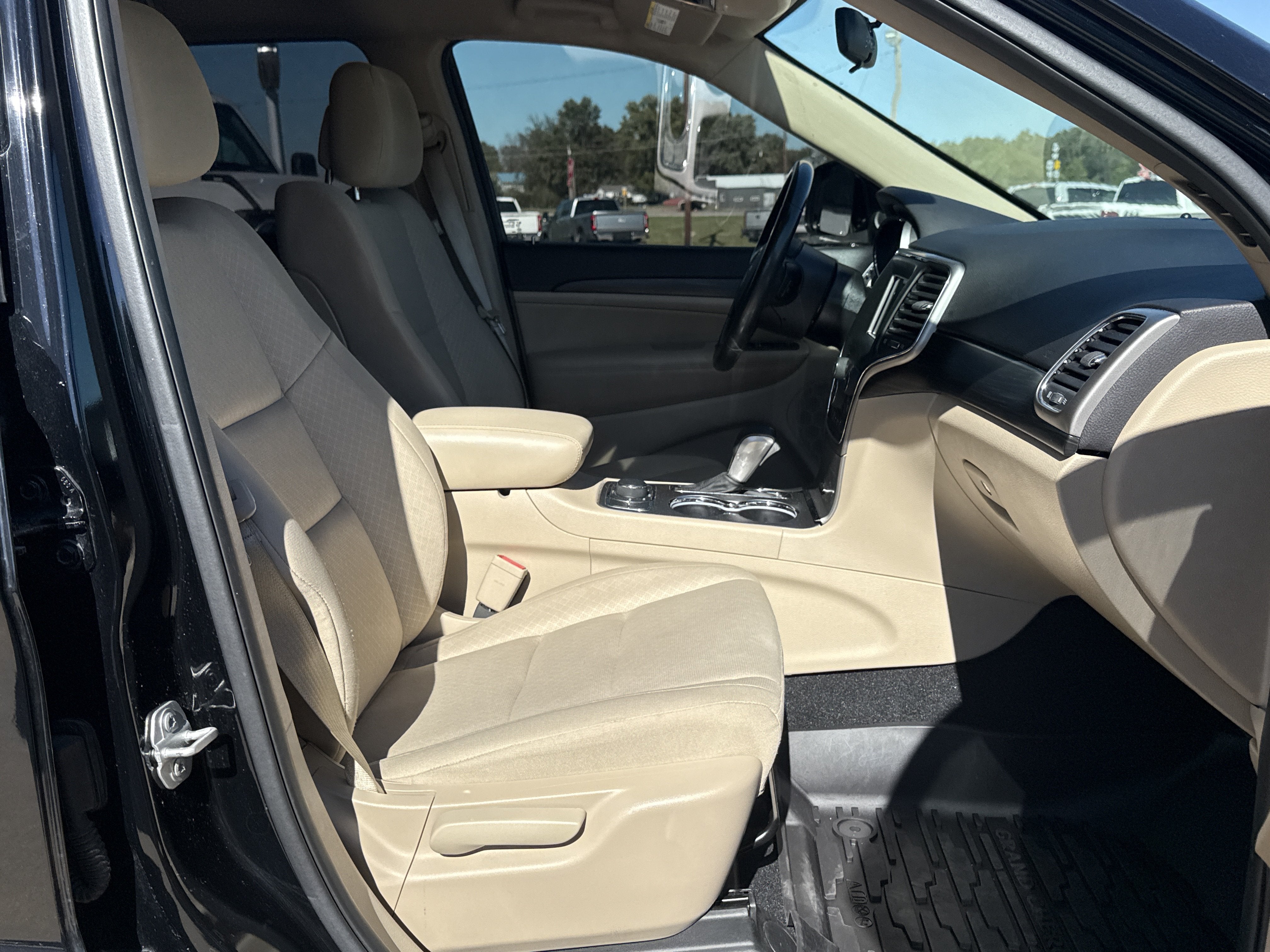 2019 Jeep Grand Cherokee Laredo E