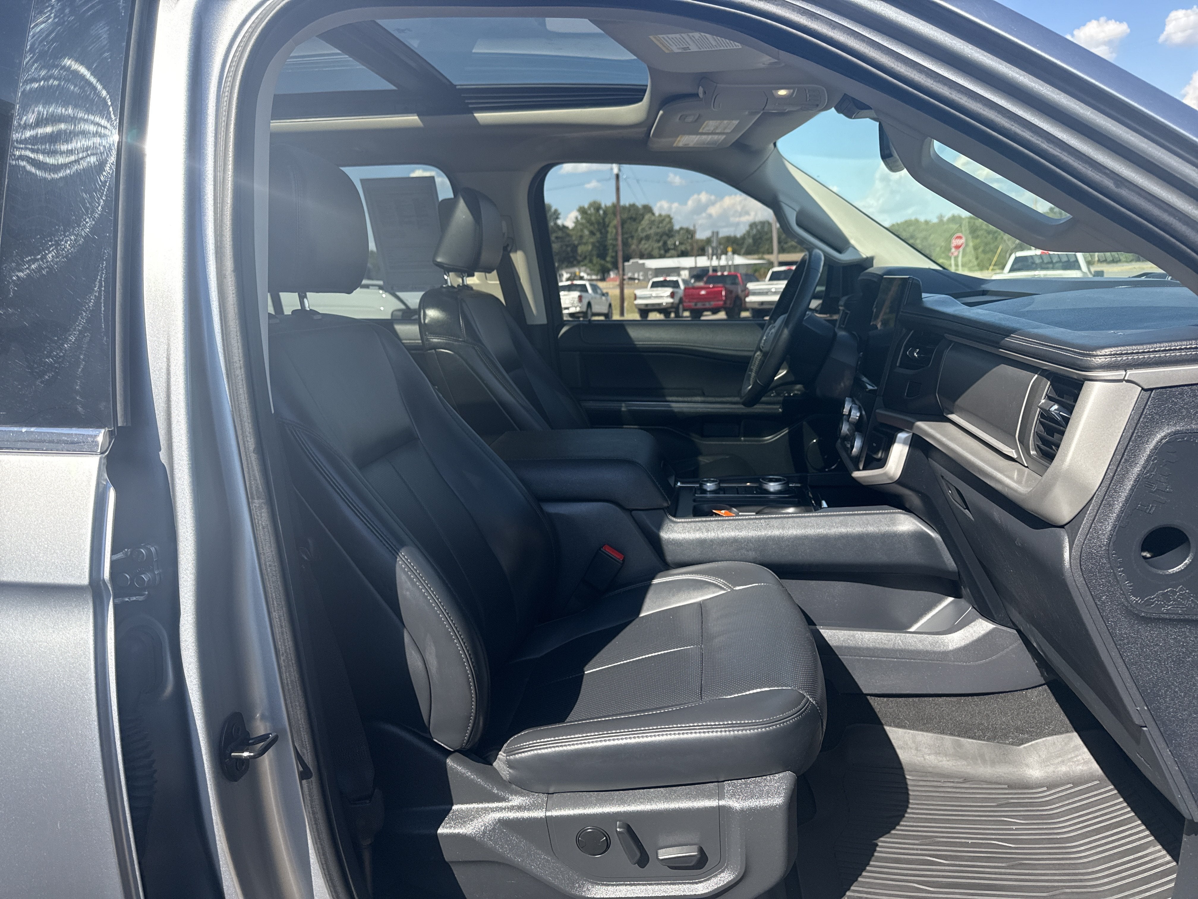 2024 Ford Expedition XLT