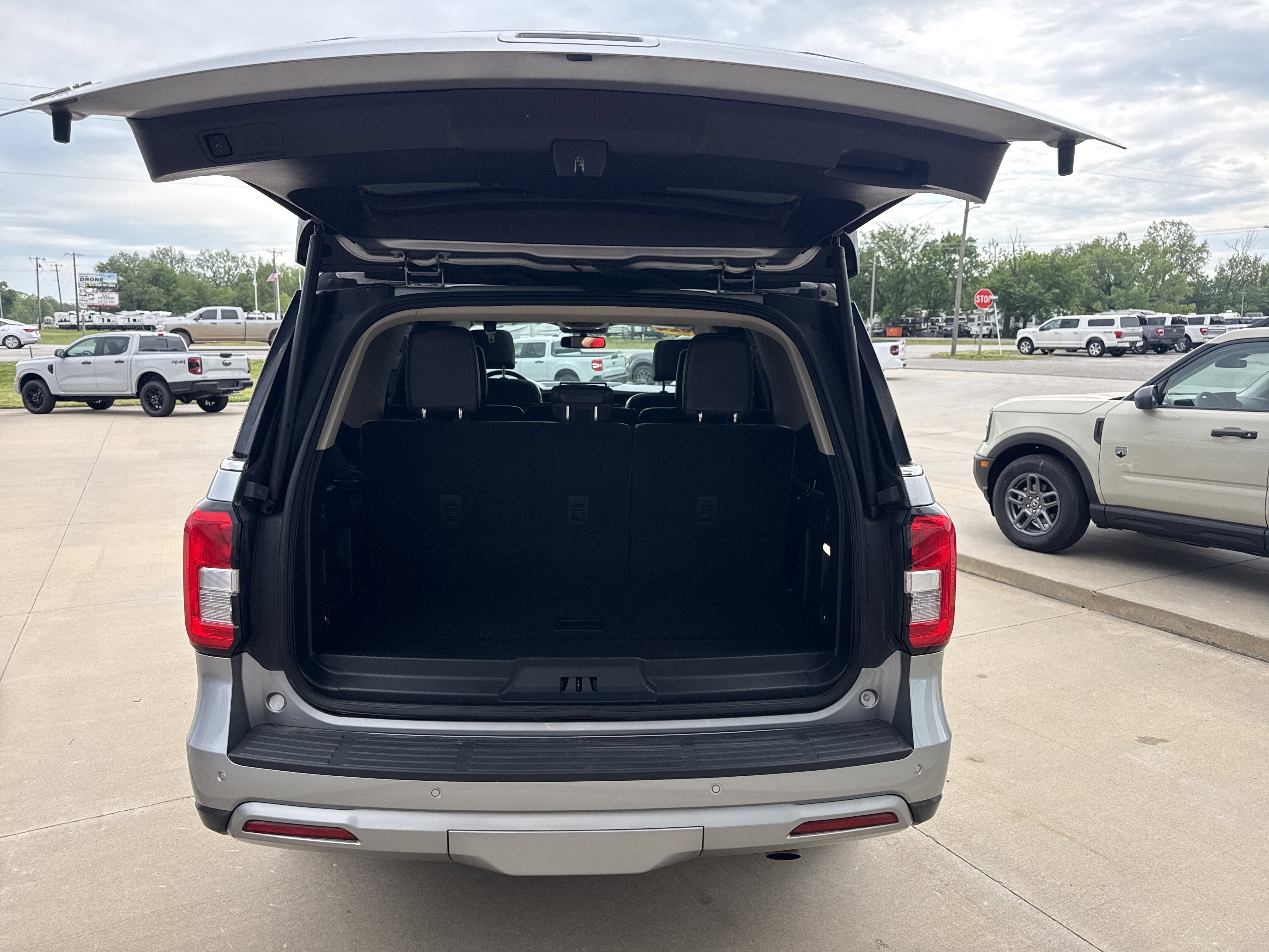 2024 Ford Expedition XLT