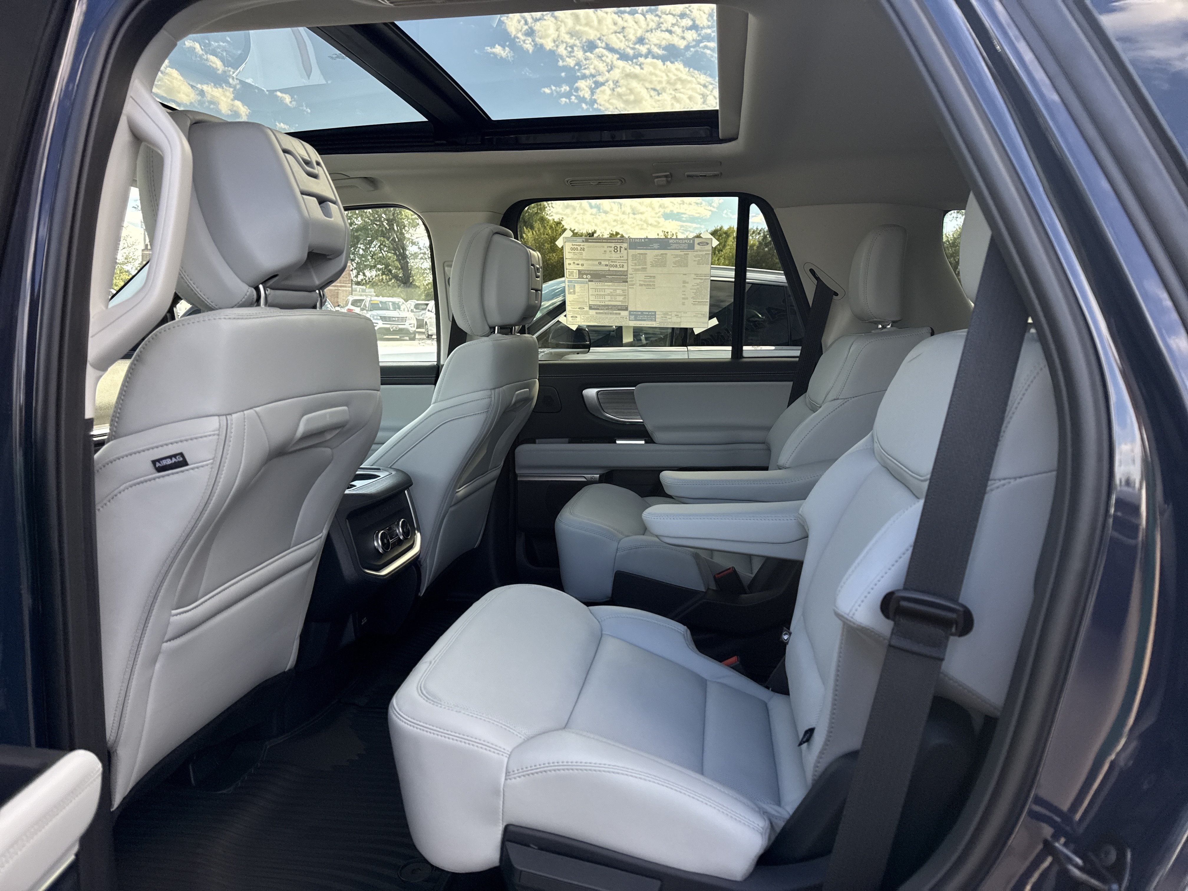 2027 Ford Expedition Platinum