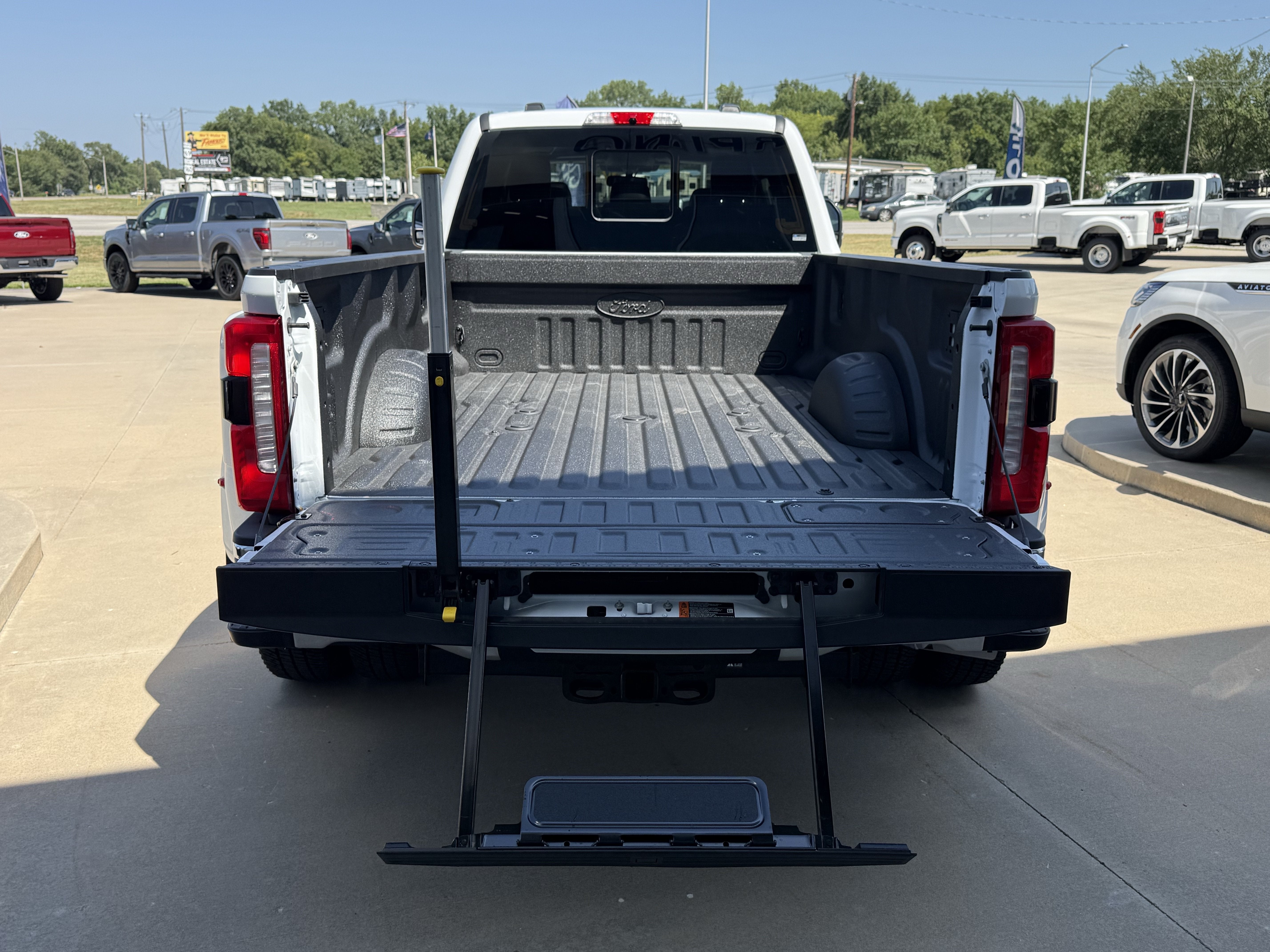 2026 Ford Super Duty F-350 DRW F-350® Lariat®