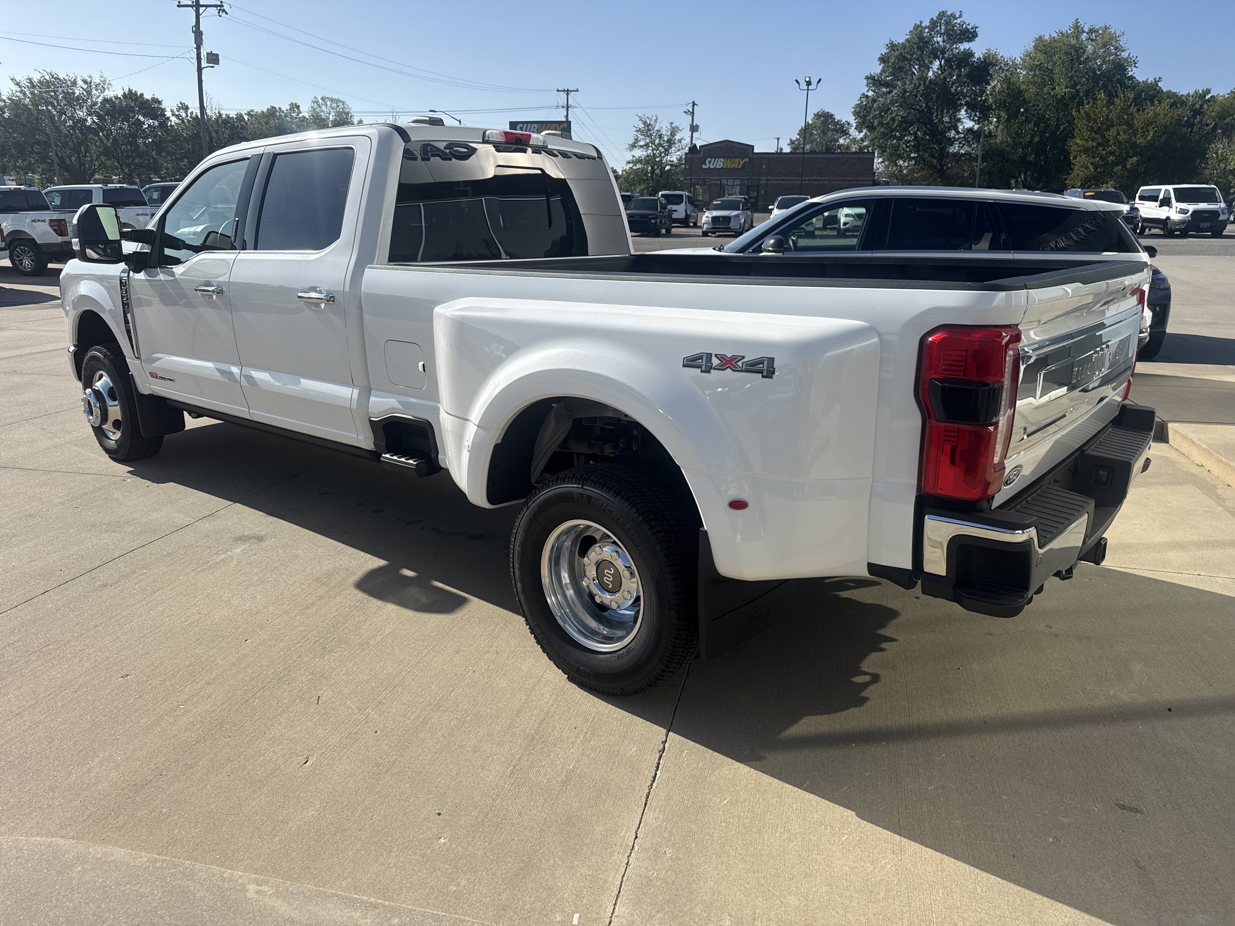 2027 Ford Super Duty F-350 DRW F-350® King Ranch®