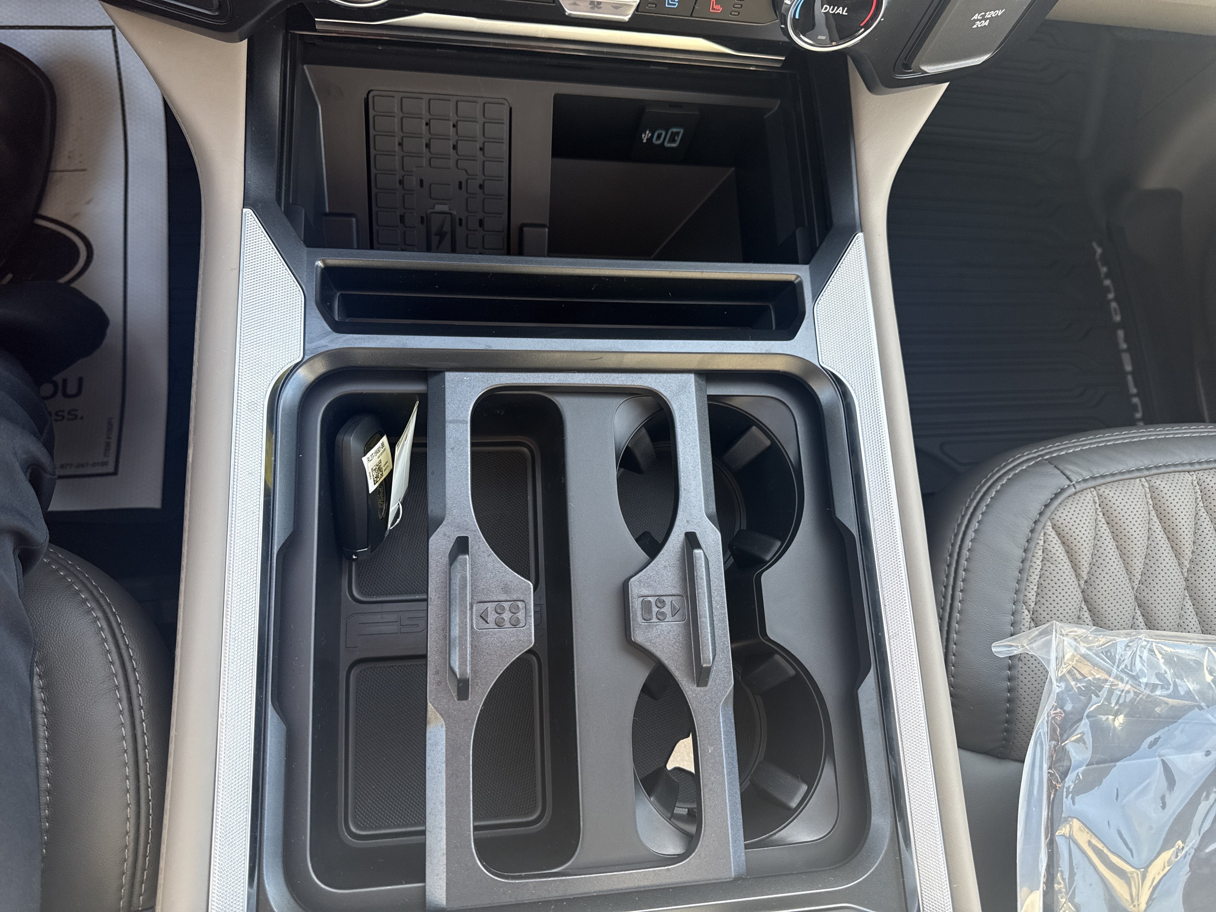 2027 Ford Super Duty F-450 DRW F-450® Platinum®