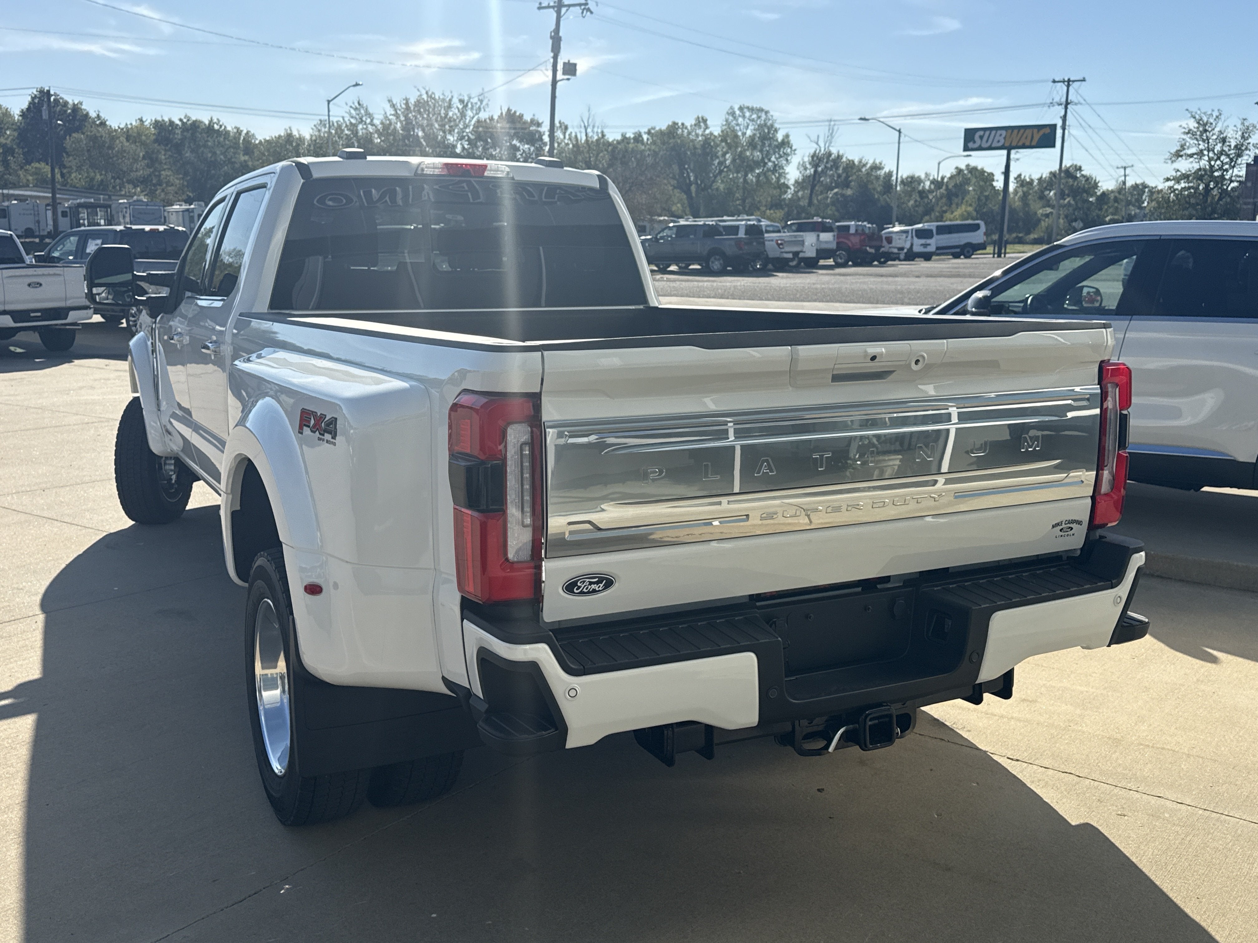 2027 Ford Super Duty F-450 DRW F-450® Platinum®