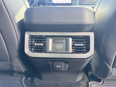 2027 Ford Super Duty F-450 DRW Plat