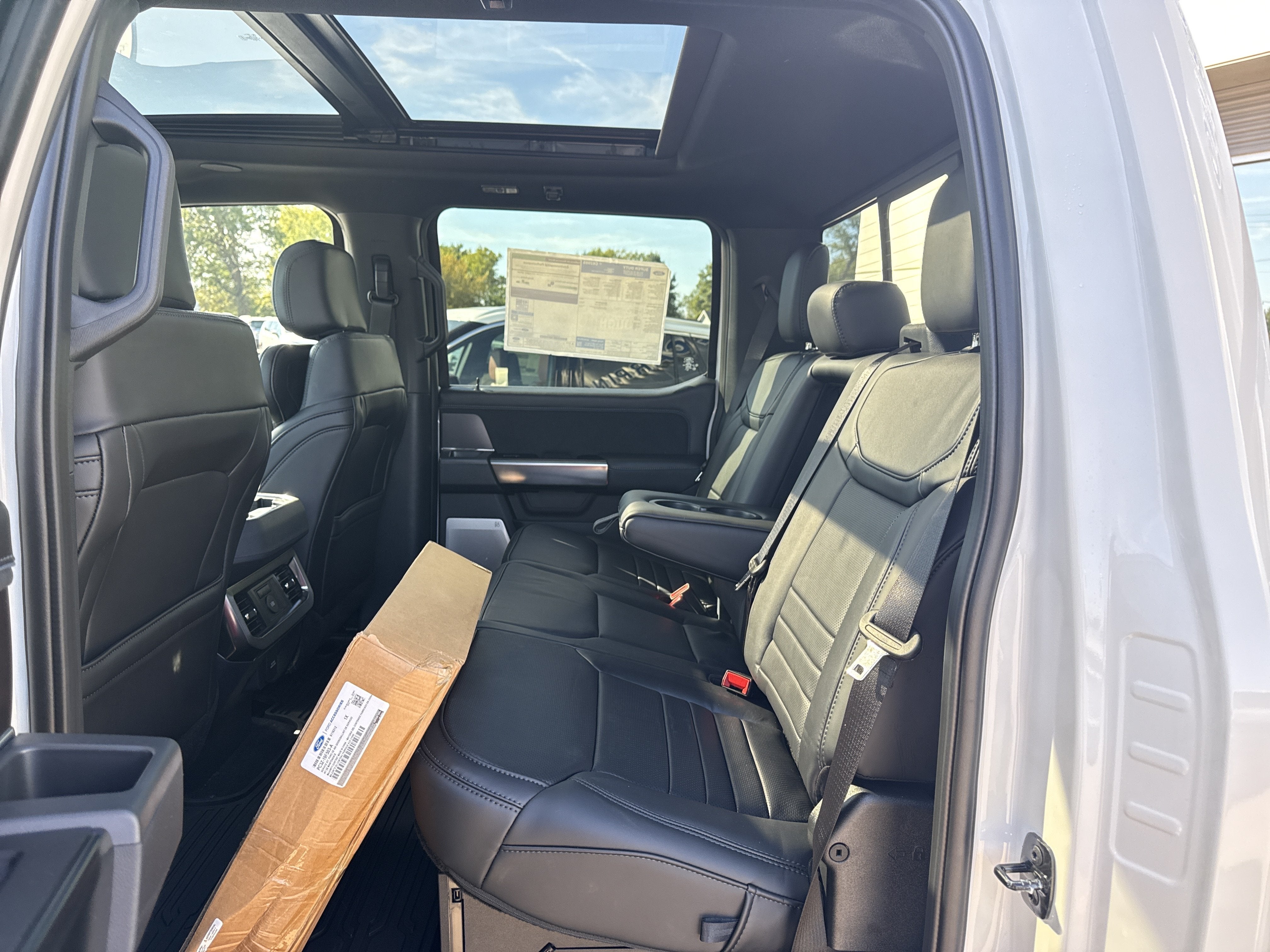 2027 Ford Super Duty F-450 DRW Plat