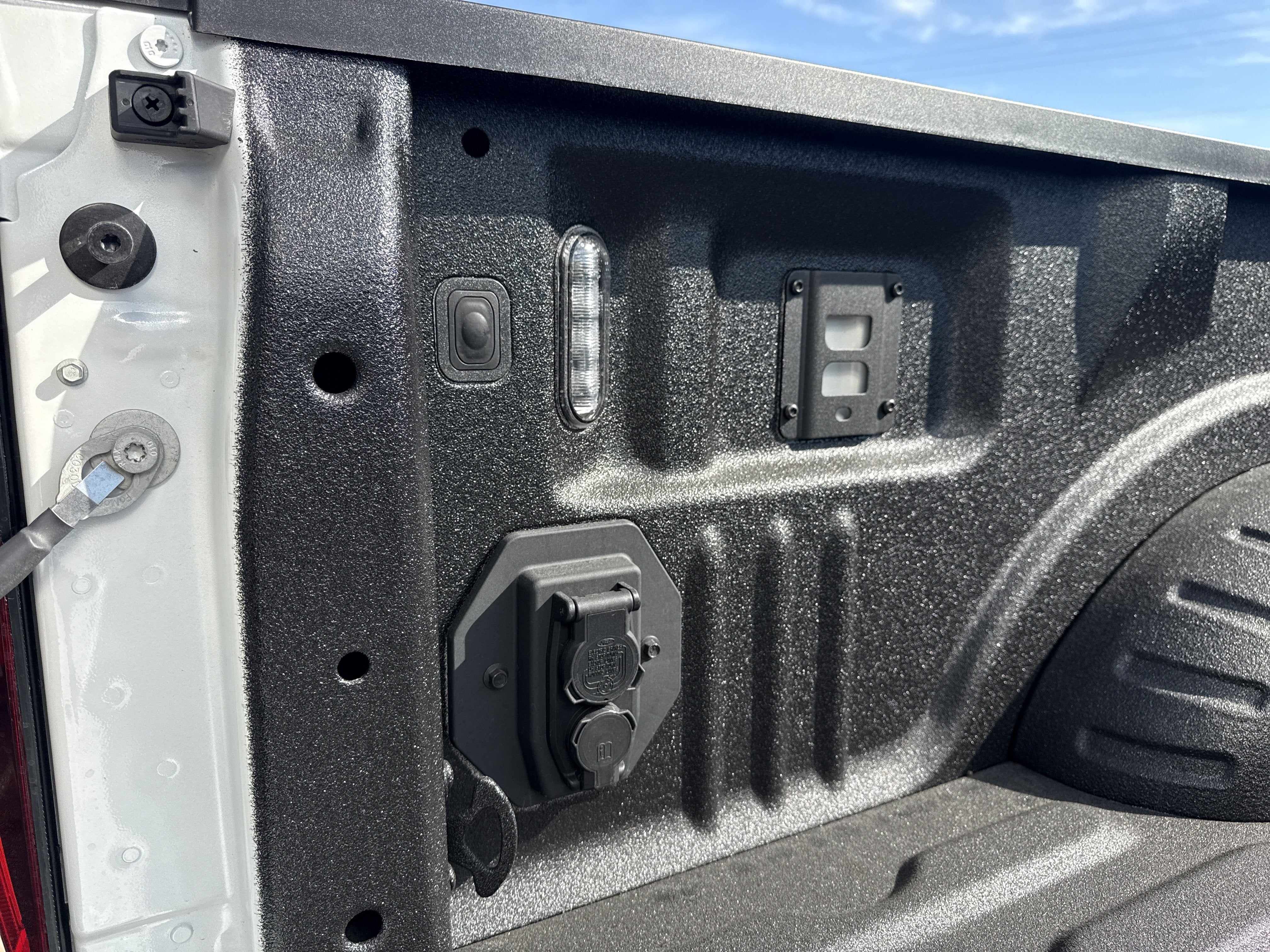 2027 Ford Super Duty F-450 DRW Plat
