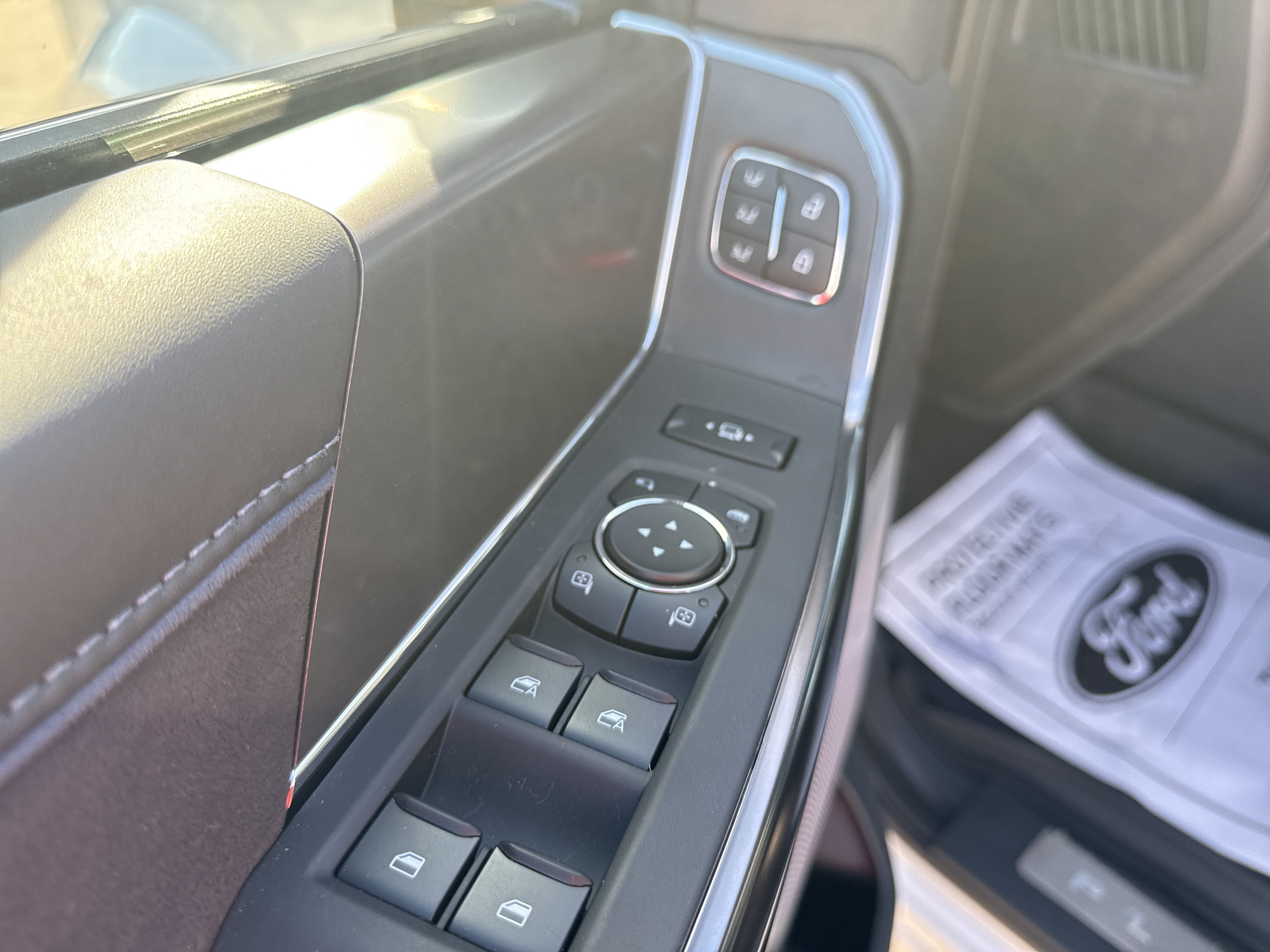 2027 Ford Super Duty F-450 DRW Plat