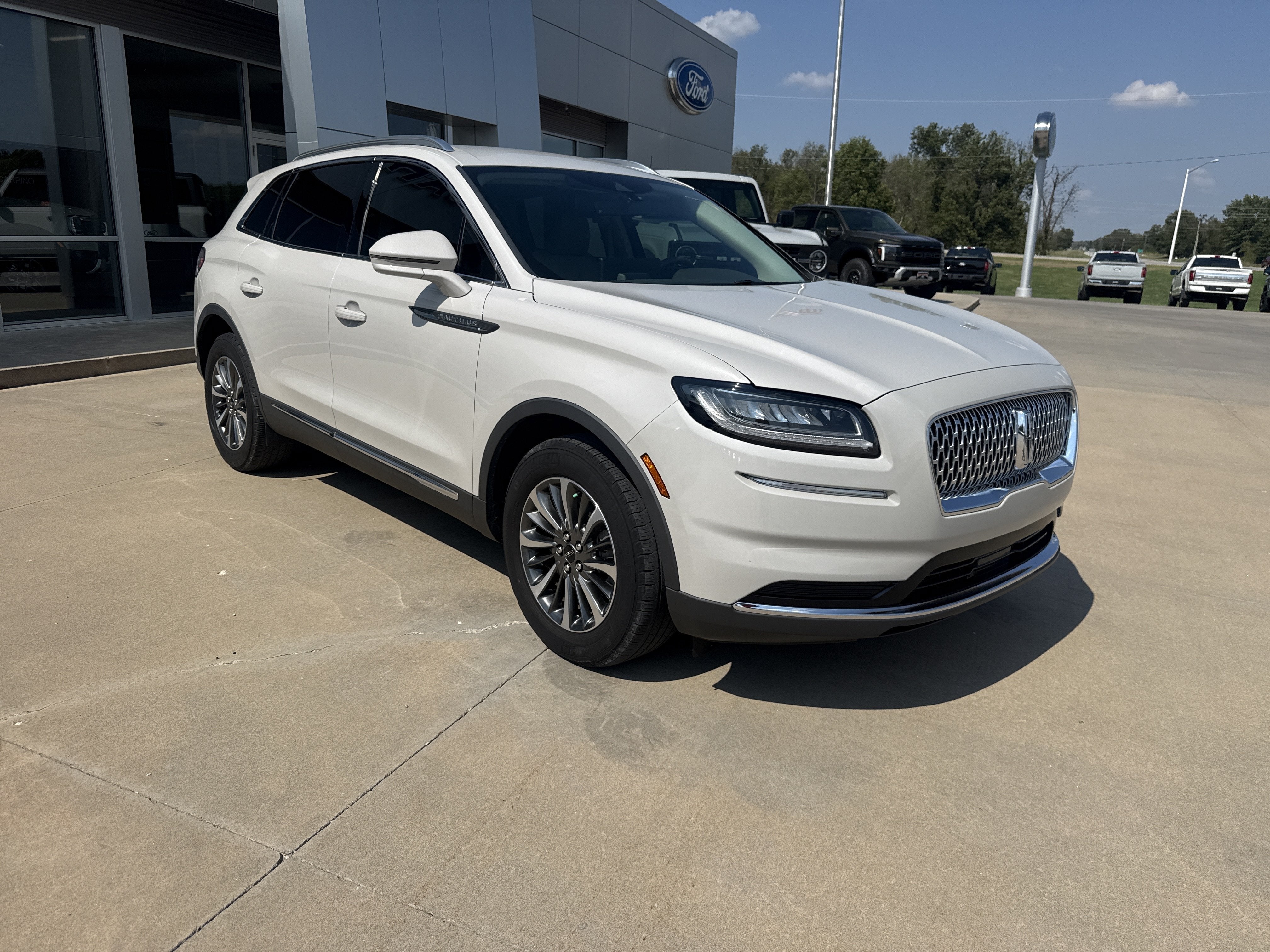 2023 Lincoln Nautilus Standard