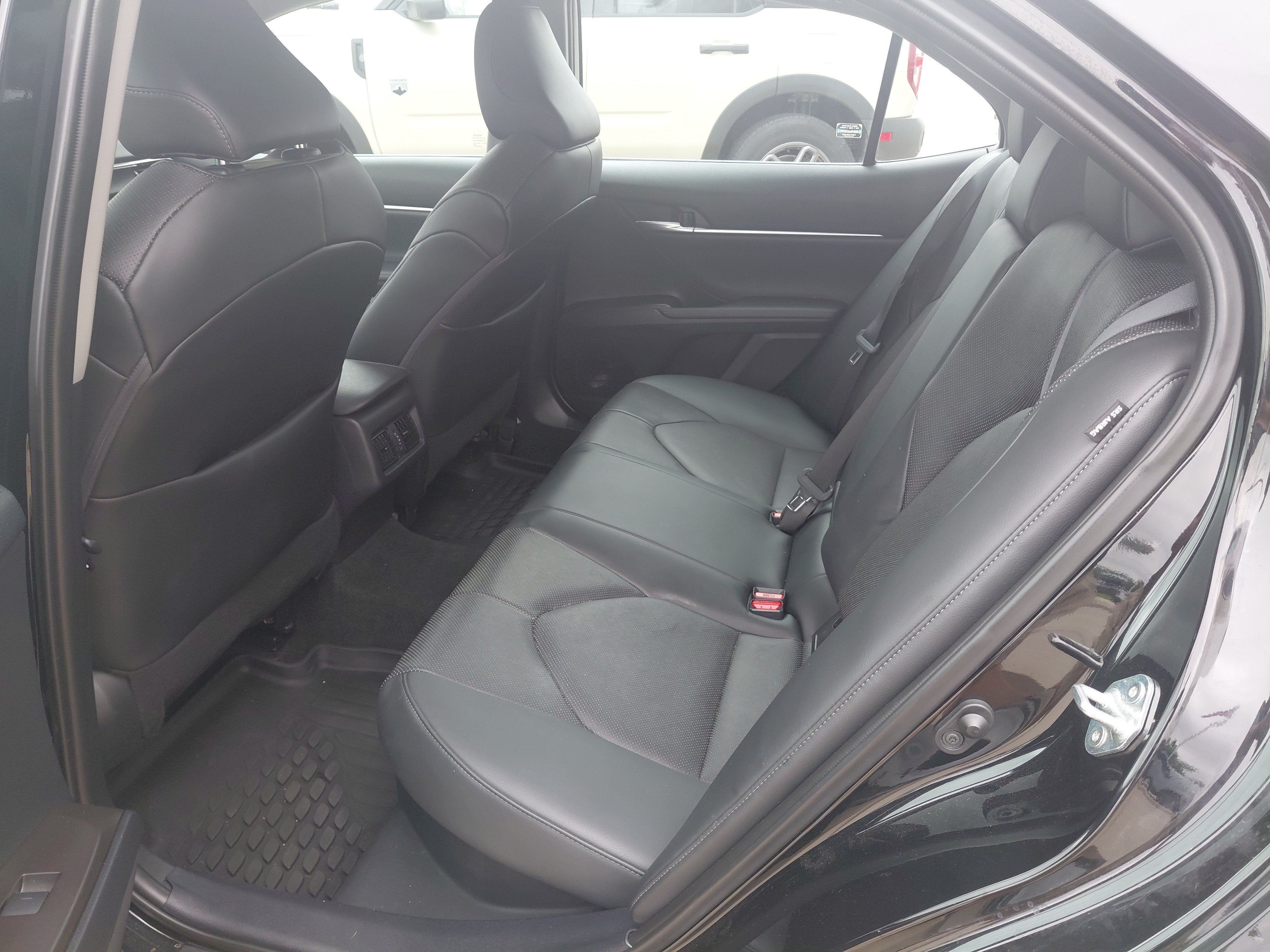 2022 Toyota Camry Hybrid XLE