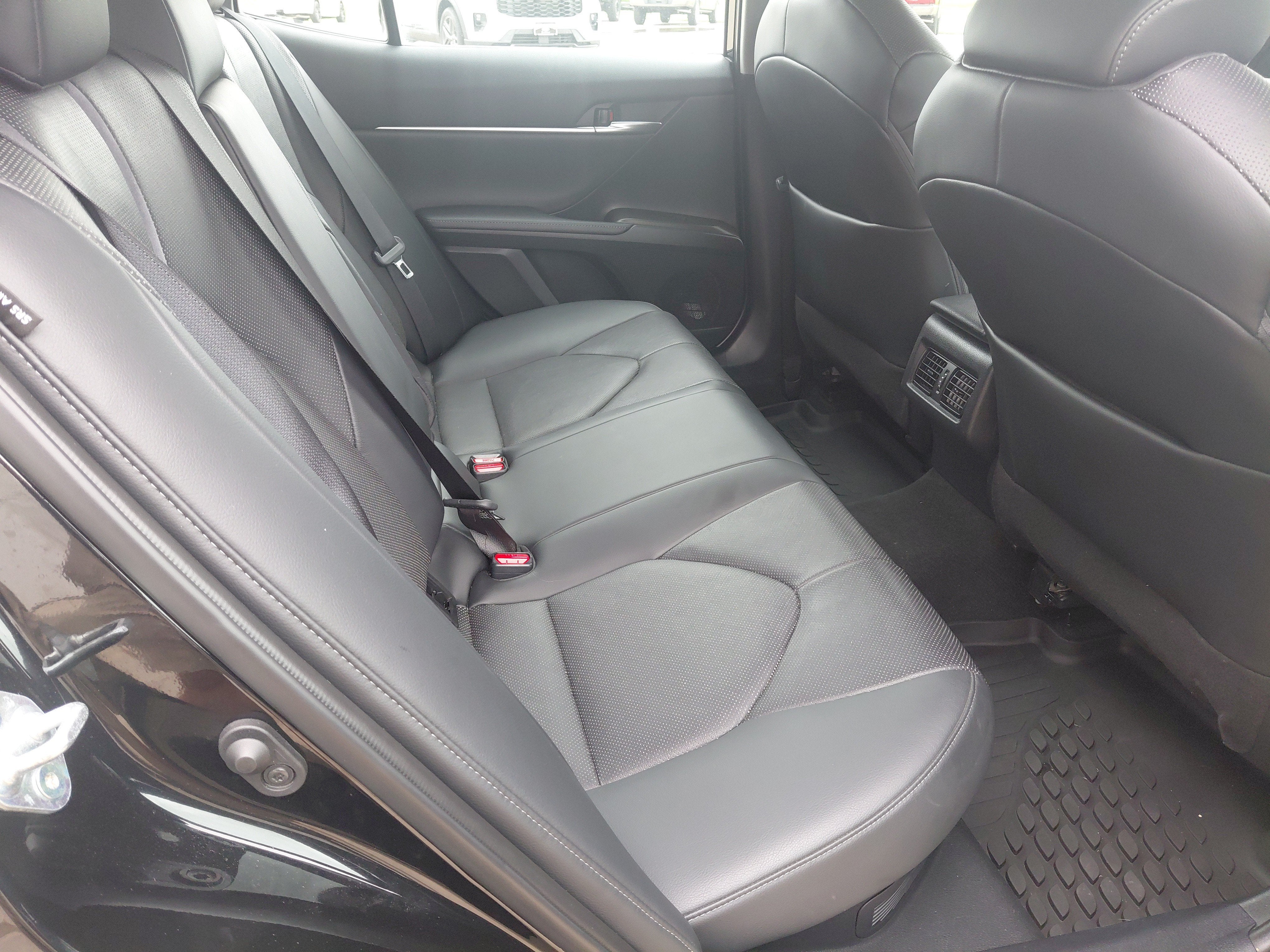 2022 Toyota Camry Hybrid XLE